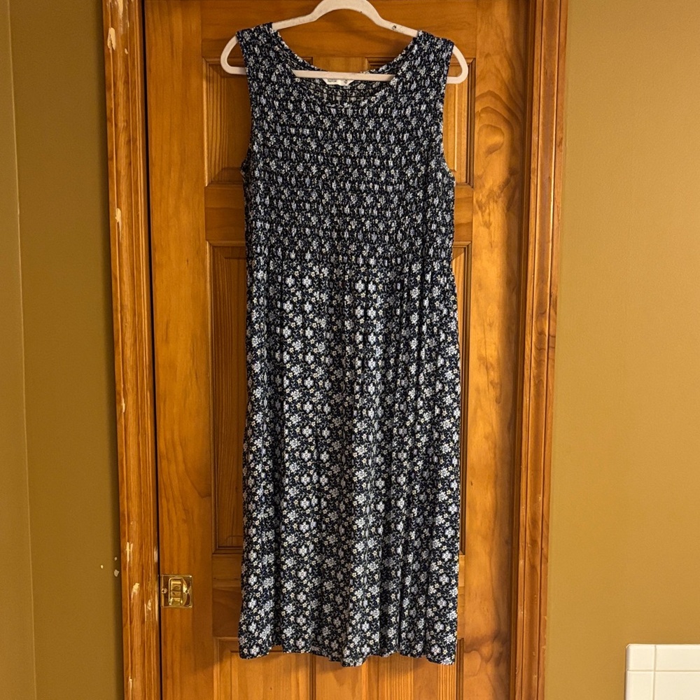 Croft & Barrow Navy and White Patterned Midi Dress